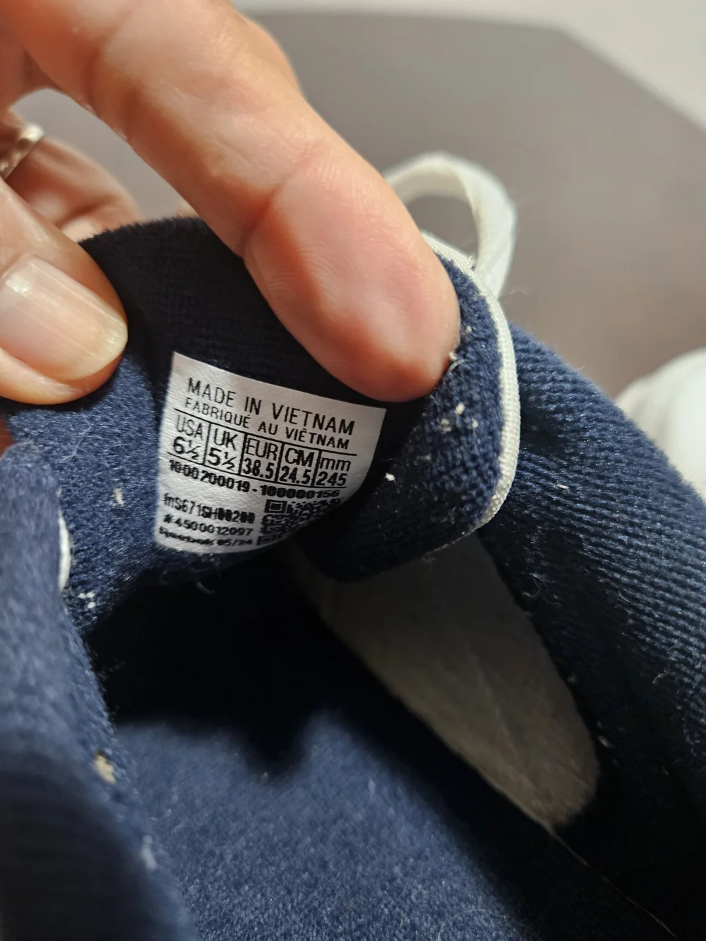 Reebok White Sneakers with Navy Lining